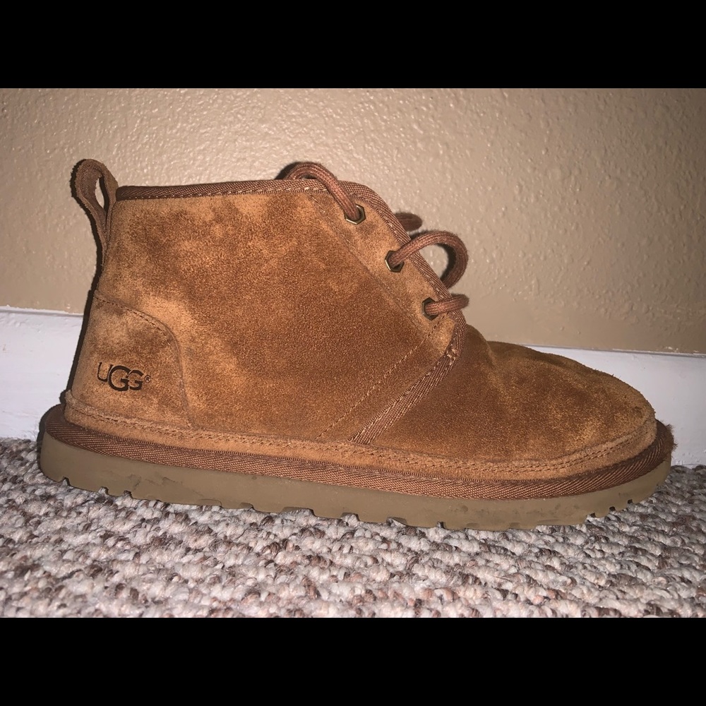 Short, Tan Neumel UGG boots
